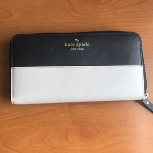 Kate spade New York cedar street wallet